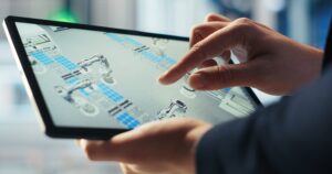 Tablet com dados digitais representando tecnologias no setor de engenharia